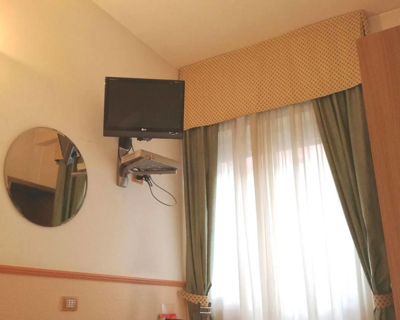 Hotel Corallo Milánó 3*,  Olaszország